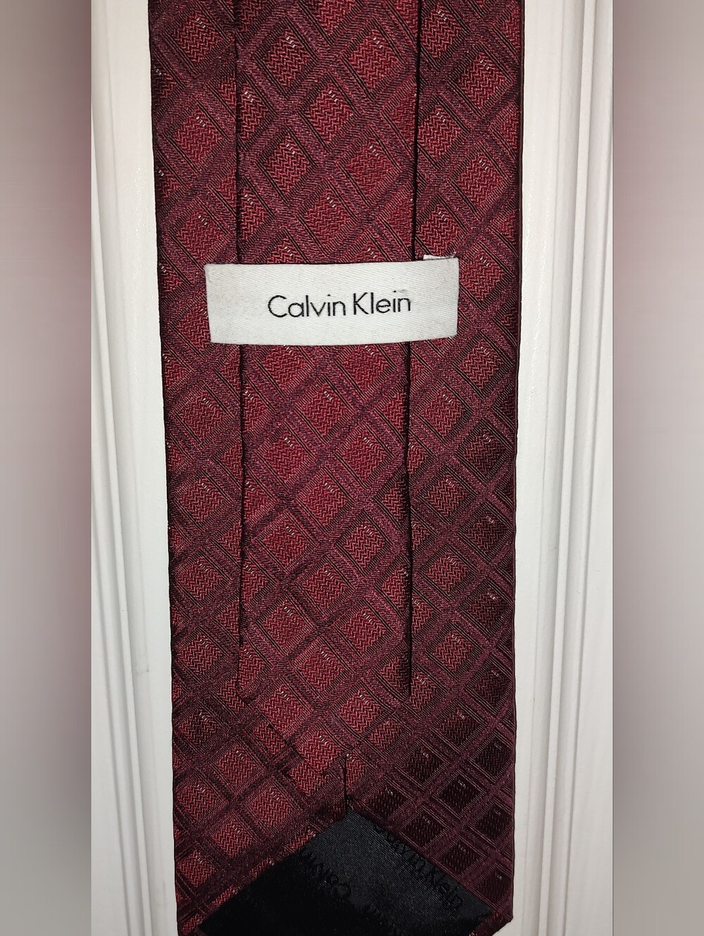 Calvin Klein Men's Burgundy Geometric Tie, 100% Silk Jacquard Classy Elegant